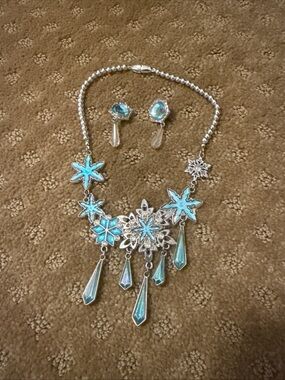 Disney Elsa girls jewelry set necklace and clip on earrings